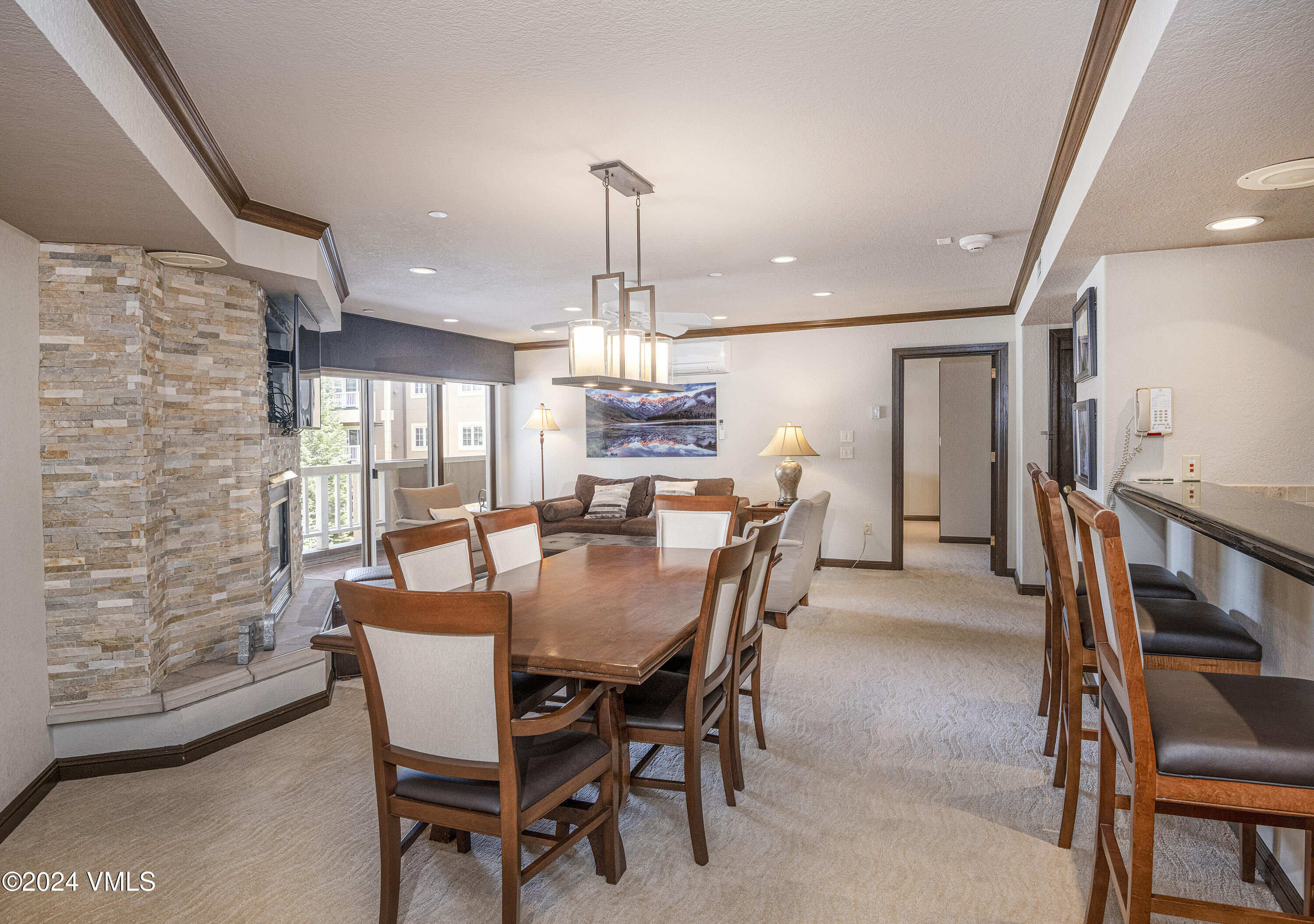 210 Offerson Road, Unit 212WEEK 51 Beaver Creek, CO 81620 - Photo 2 of 24 a dining room with furniture and window