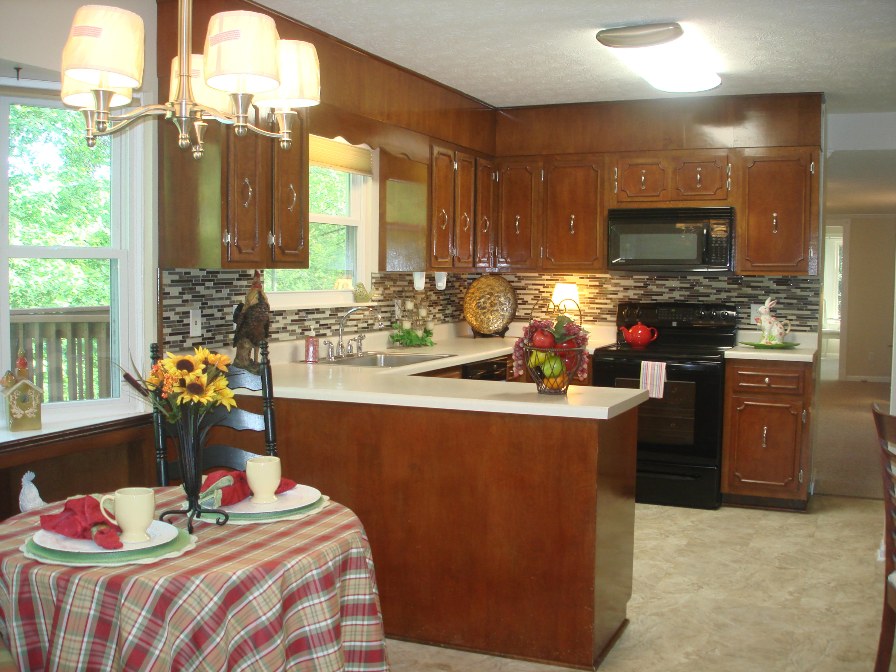 113 Greystone Drive Oak Ridge, TN 37830 - Photo 15 of 36 SPACIOUS KITCHEN W/BKFST AREA