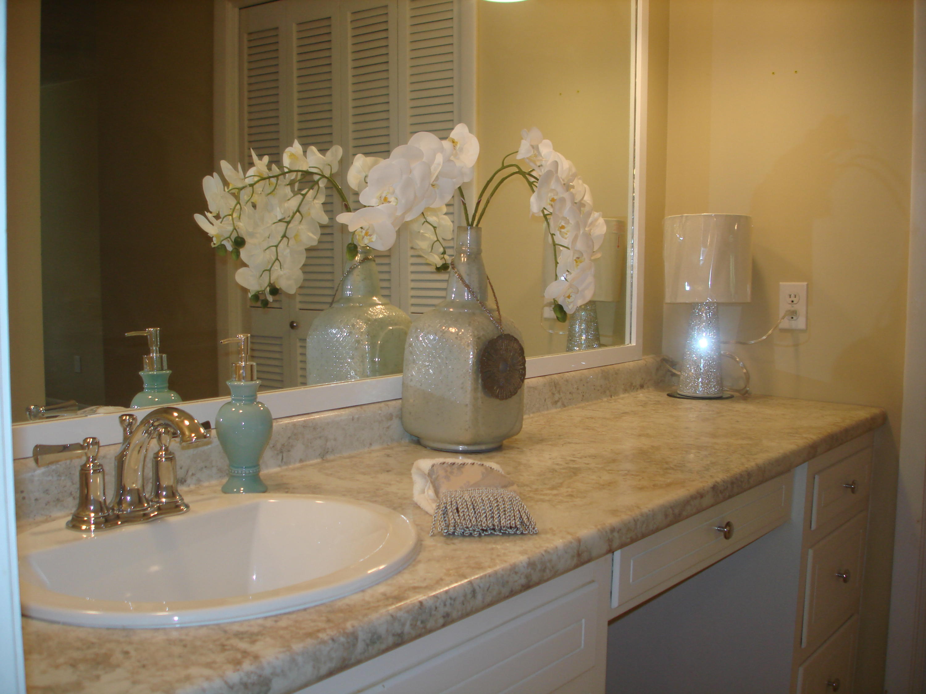 113 Greystone Drive Oak Ridge, TN 37830 - Photo 23 of 36 GORGEOUS UPDATED BATH