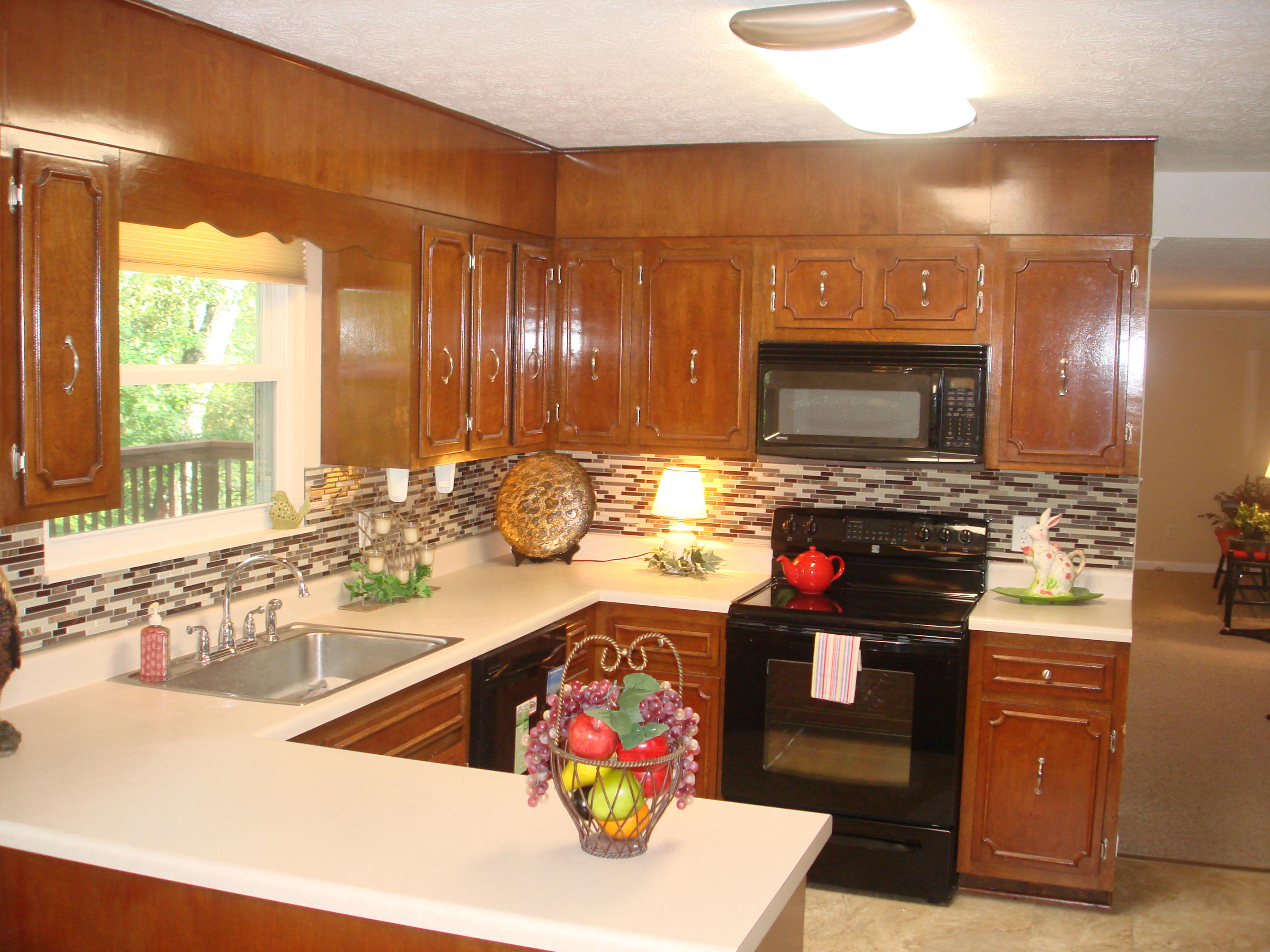 113 Greystone Drive Oak Ridge, TN 37830 - Photo 4 of 36 REMODELLED KITCHEN IS GORGEOUS