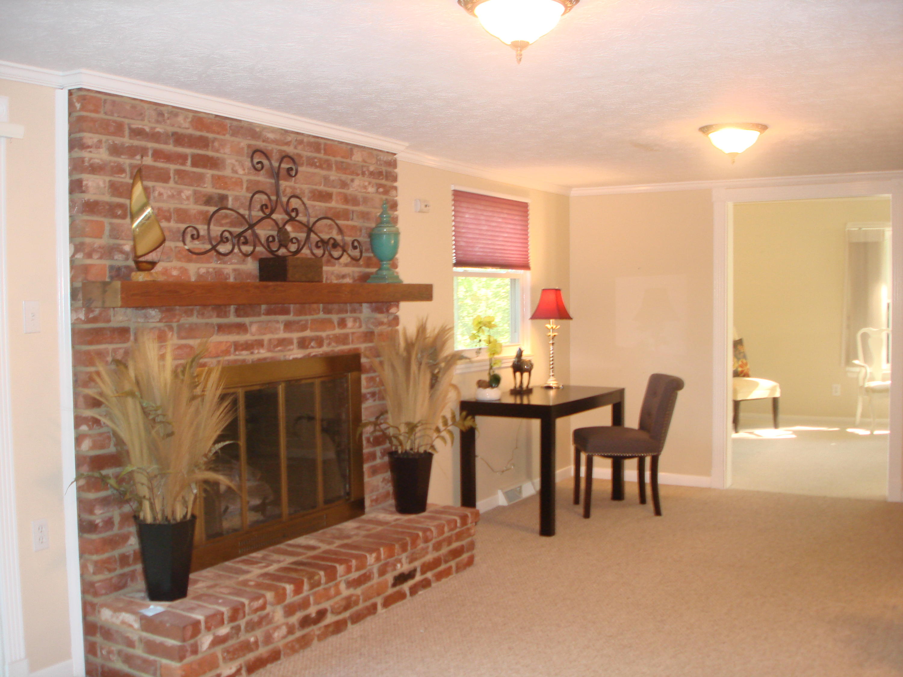 113 Greystone Drive Oak Ridge, TN 37830 - Photo 6 of 36 SPACIOUS FAM. RM. JUST OFF KITCHEN