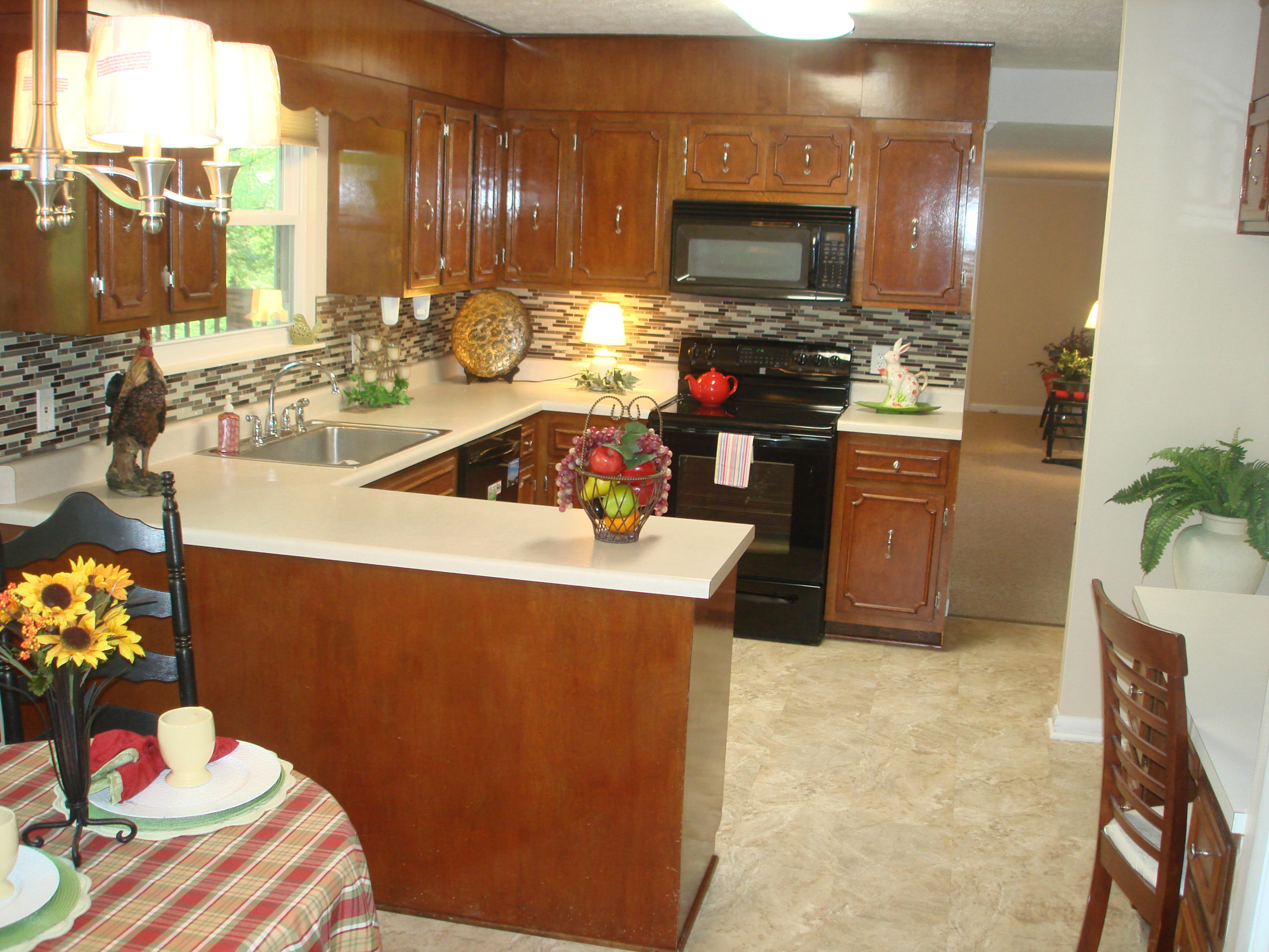 113 Greystone Drive Oak Ridge, TN 37830 - Photo 9 of 36 NEW FLOORING AND LIGHTING!