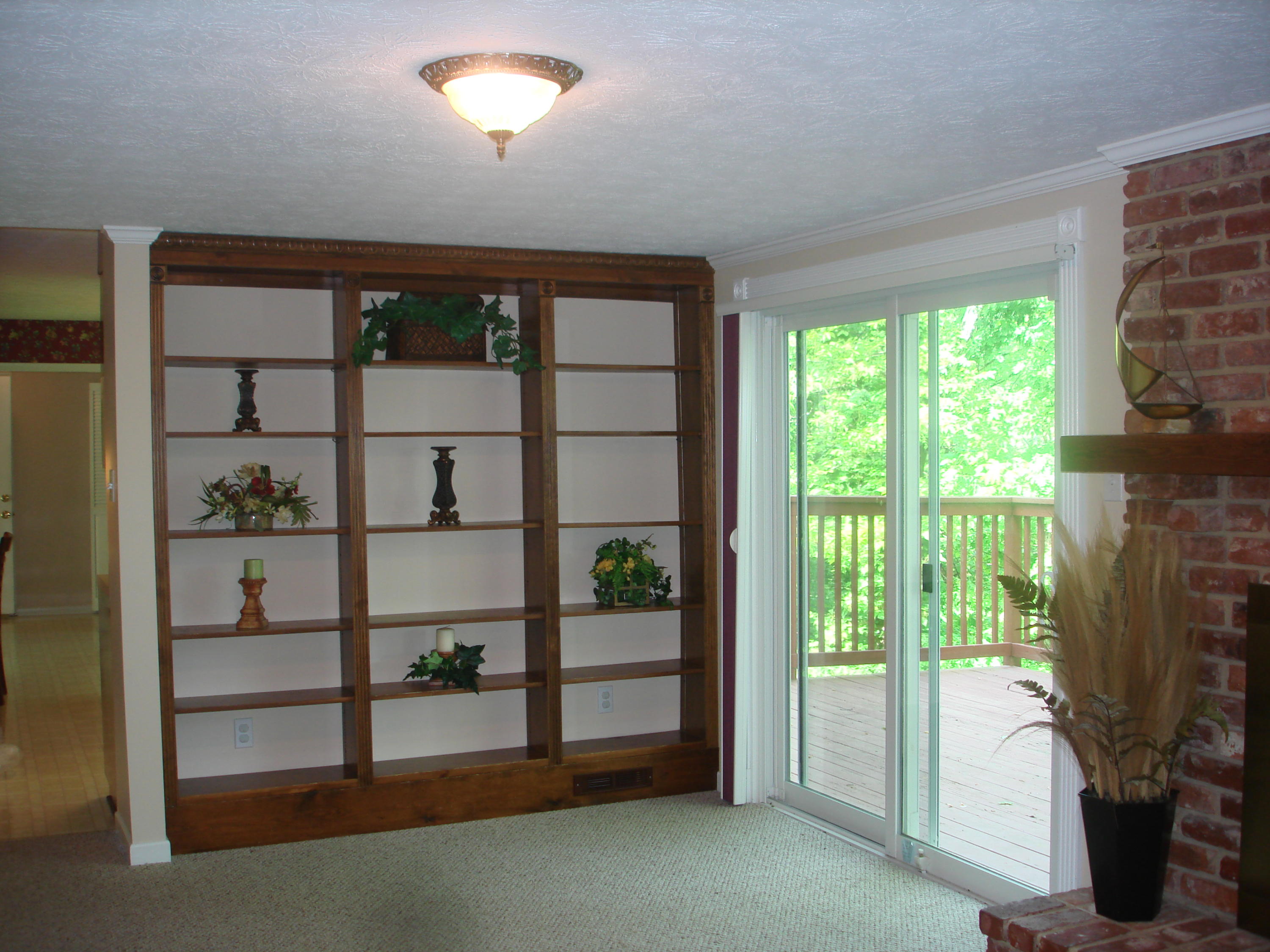 113 Greystone Drive Oak Ridge, TN 37830 - Photo 10 of 36 BUILT IN BOOKSHELVING