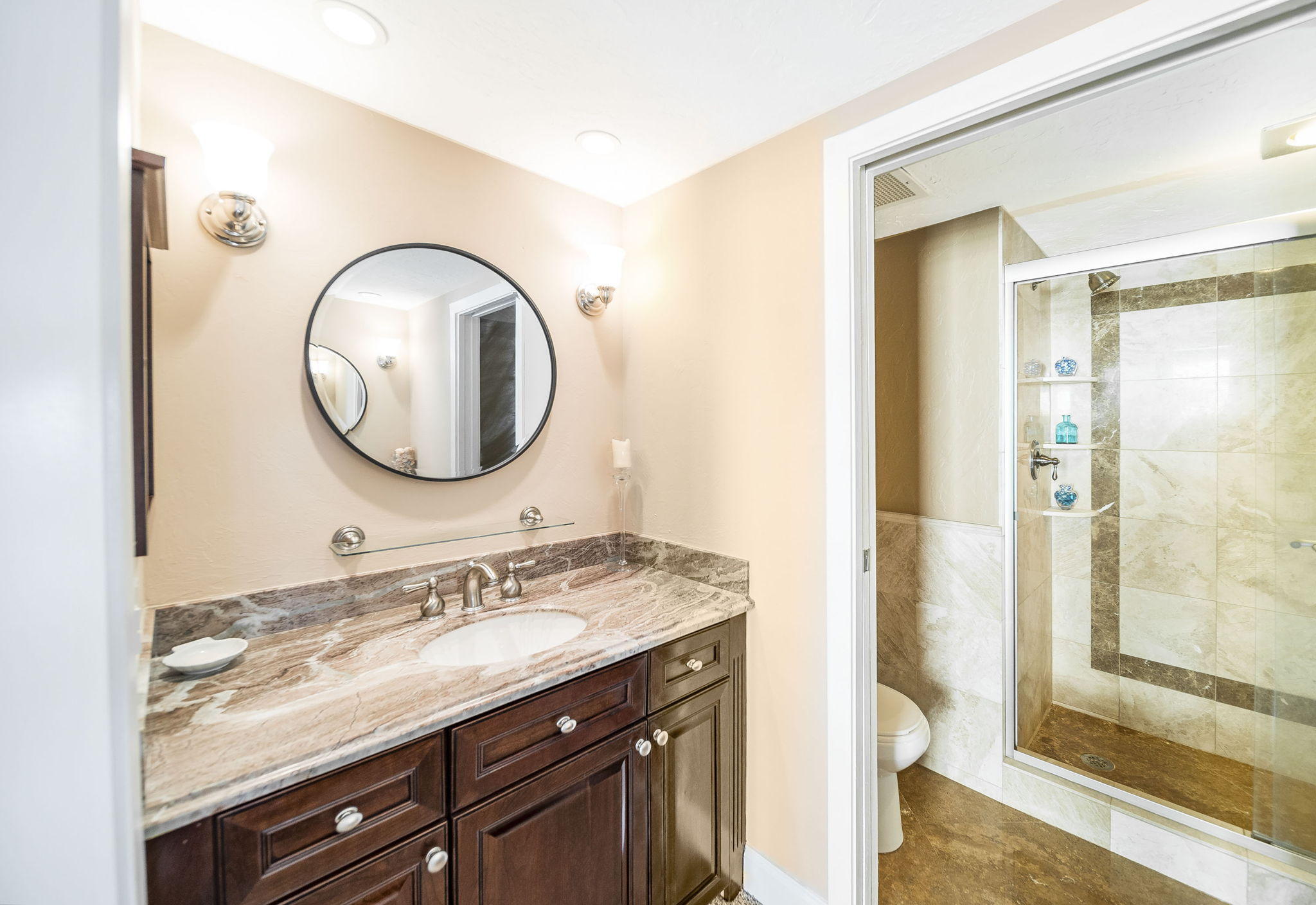 5460 North Ocean Drive, Unit 3D Riviera Beach, FL 33404 - Photo 15 of 30 Master Bathroom
