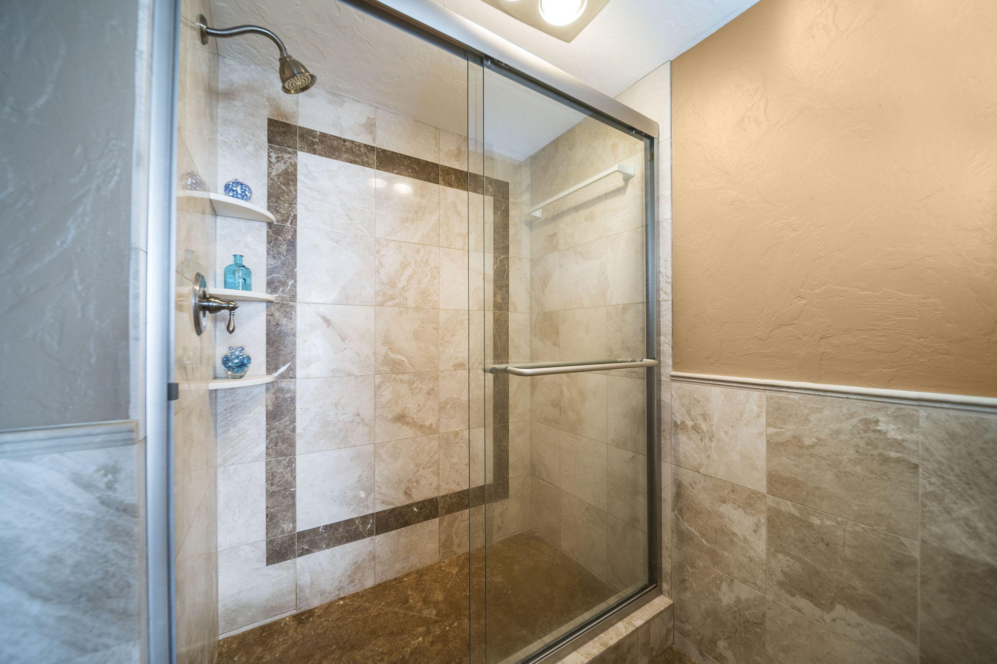 5460 North Ocean Drive, Unit 3D Riviera Beach, FL 33404 - Photo 16 of 30 Master Bathroom