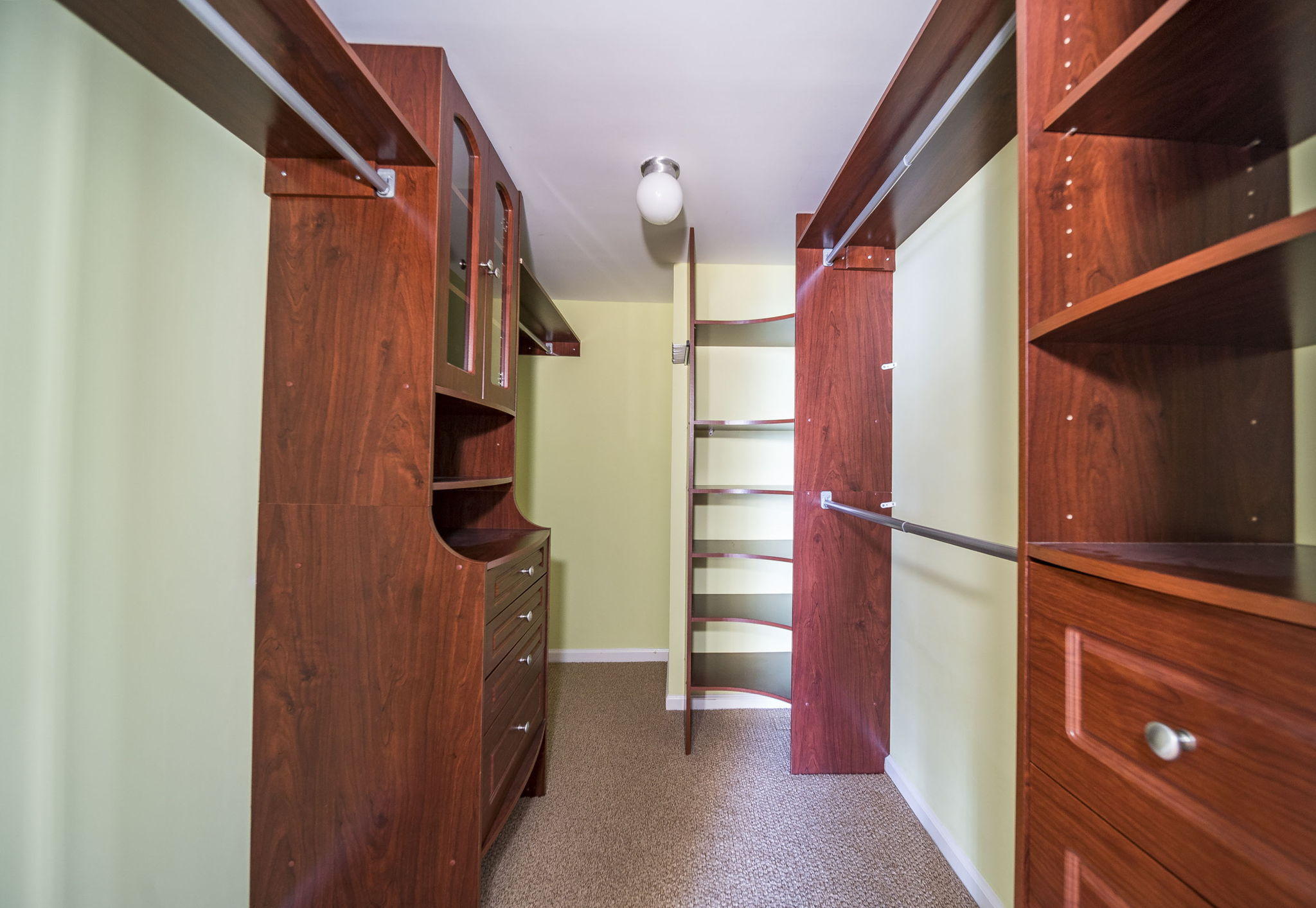 5460 North Ocean Drive, Unit 3D Riviera Beach, FL 33404 - Photo 18 of 30 Master Closet