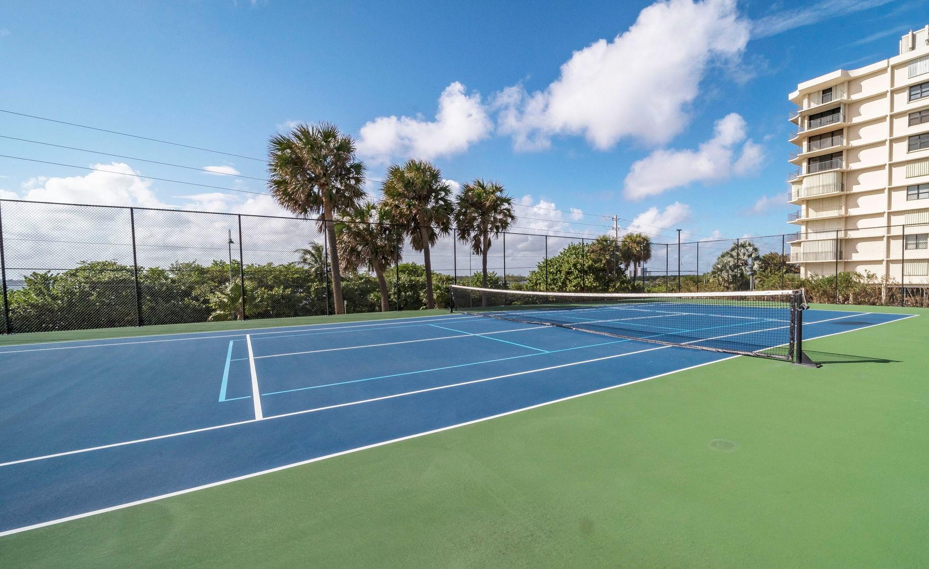 5460 North Ocean Drive, Unit 3D Riviera Beach, FL 33404 - Photo 28 of 30 Sports Courts