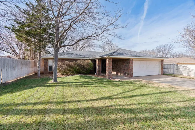 $260,000 | 3 Greenwood Lane, Canyon, TX 79015