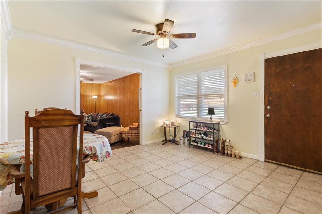 106 South Barbara Street Lacy-Lakeview, TX 76705 - Photo 5 of 27 a living room with furniture and a window