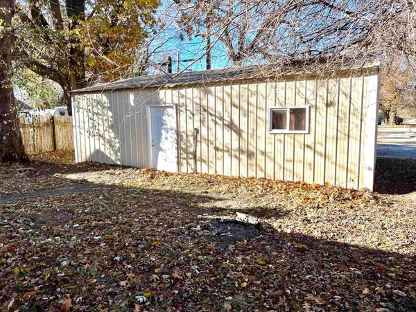 $30,000 | 425 North 4th Street, Arkansas City, KS 67005