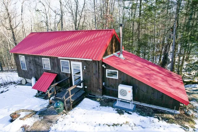 $2,100 | 66 R Ledge Farm Road, Nottingham, NH 03290