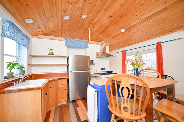 $2,100 | 66 R Ledge Farm Road, Nottingham, NH 03290