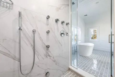 121 Hand Lane, Amagansett, NY 11930