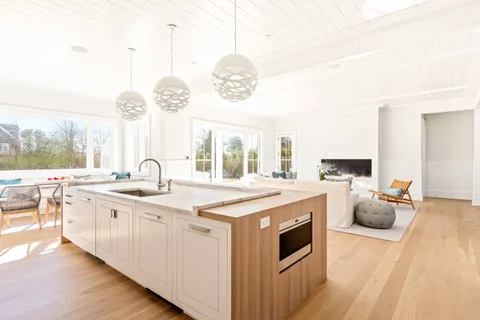 121 Hand Lane, Amagansett, NY 11930