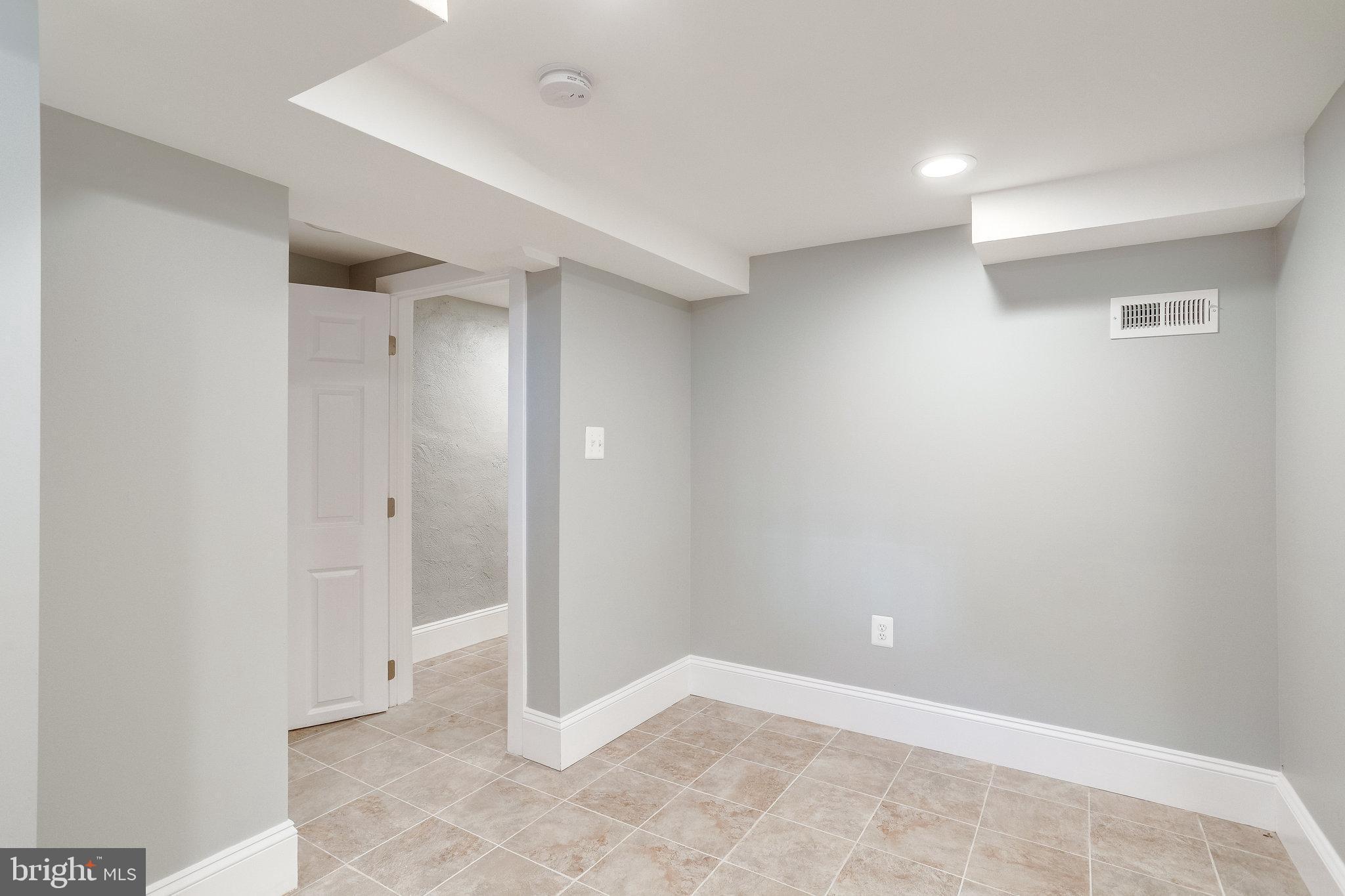 606 Q Street Northwest Washington, DC 20001 - Photo 40 of 50