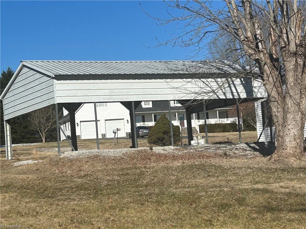 134 Tom Hunter Road Pilot Mountain, NC 27041 - Photo 11 of 32 Gallery Image 11