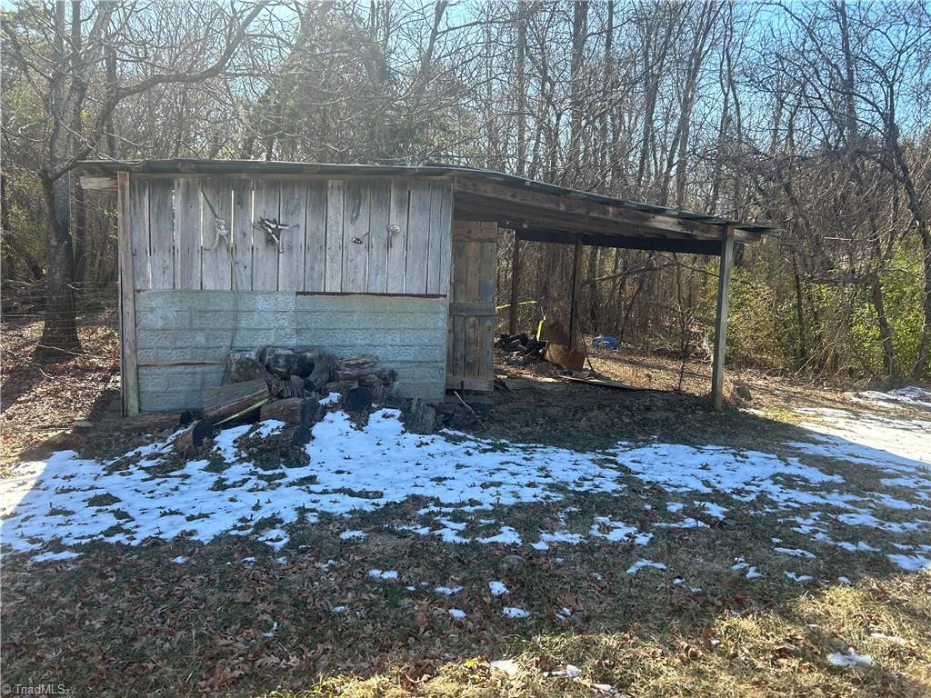 134 Tom Hunter Road Pilot Mountain, NC 27041 - Photo 14 of 32 Gallery Image 14