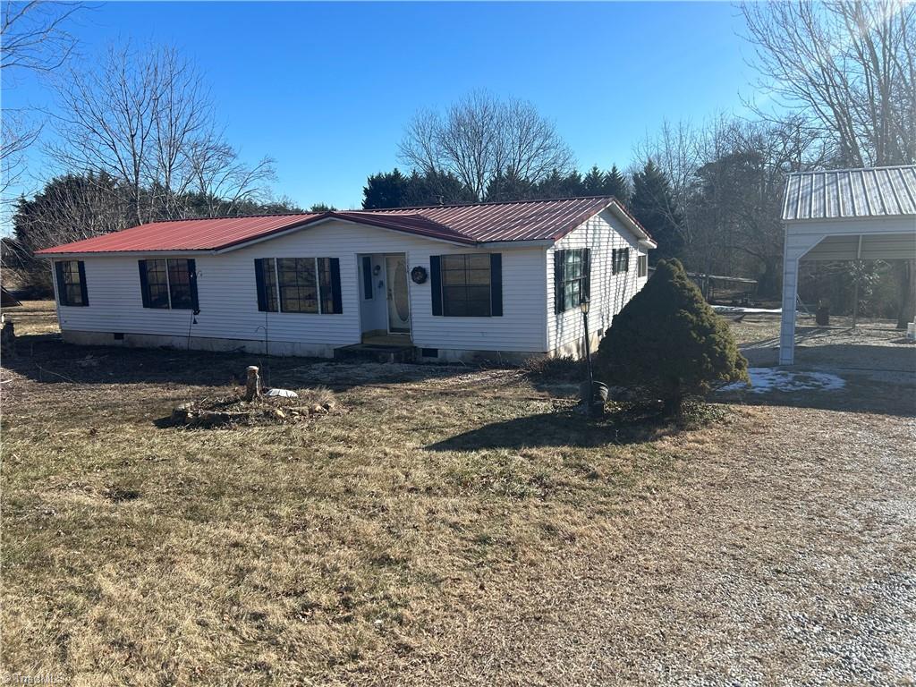 134 Tom Hunter Road Pilot Mountain, NC 27041 - Photo 2 of 32 Gallery Image 2
