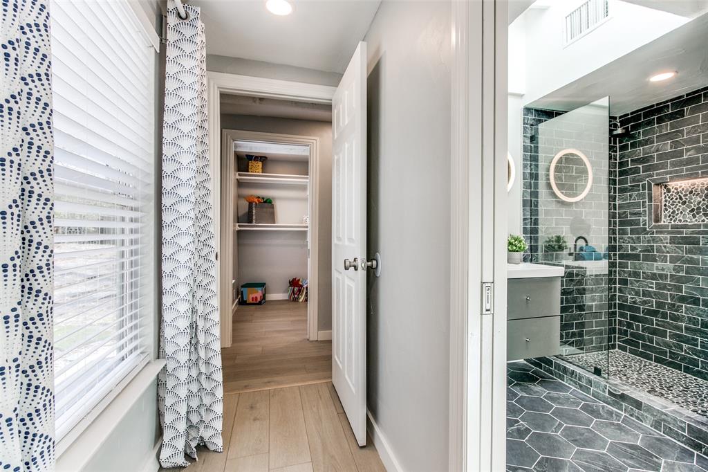 2010 North Locust Street Denton, TX 76209 - Photo 18 of 39 Master Suite!