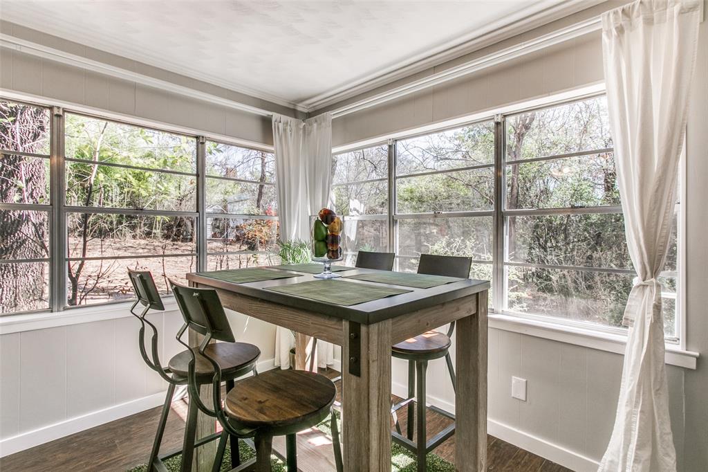 2010 North Locust Street Denton, TX 76209 - Photo 24 of 39 Guest House Dining!