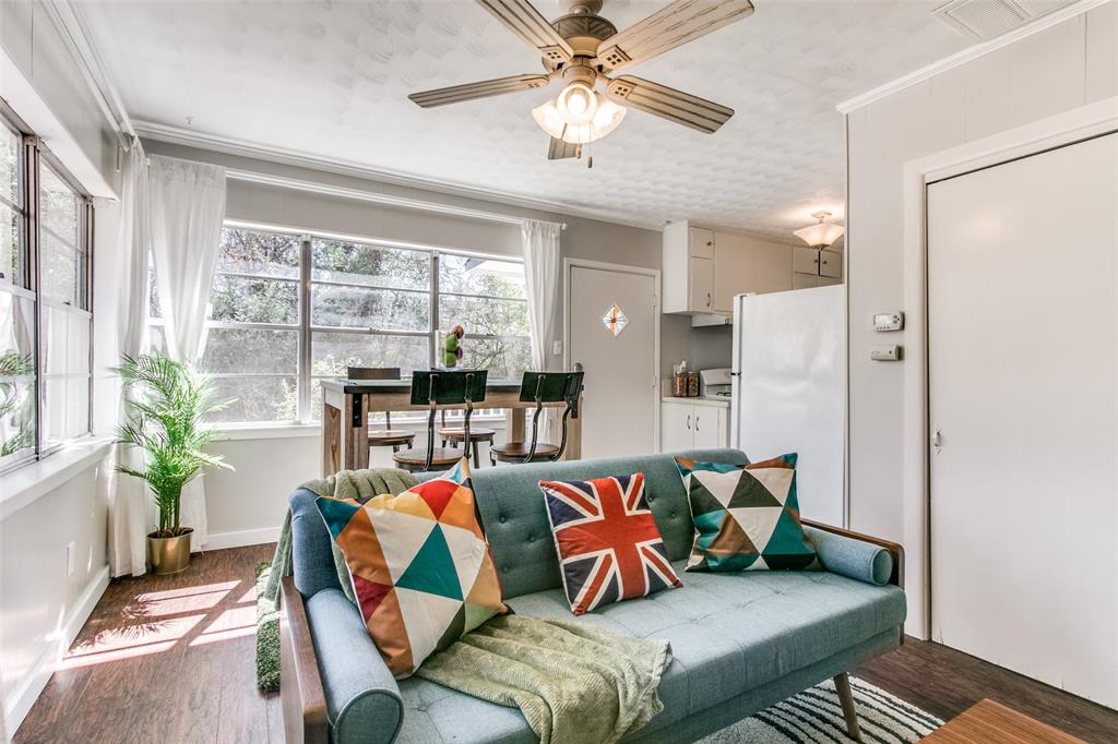 2010 North Locust Street Denton, TX 76209 - Photo 25 of 39 Guest House Living!