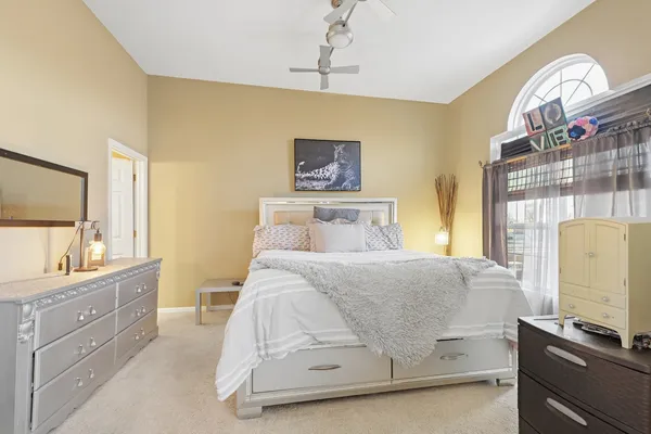 $235,000 | 15725 Kedzie Avenue, Unit 9, Markham, IL 60428