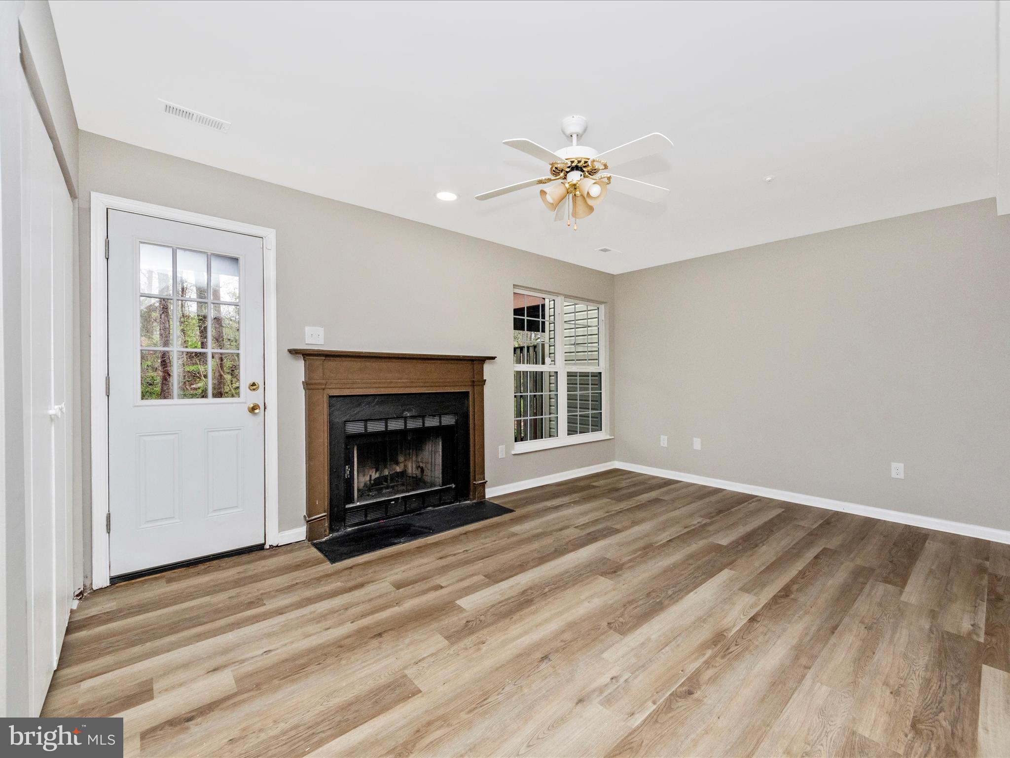 2242 Commissary Circle Odenton, MD 21113 - Photo 4 of 51 Family Room