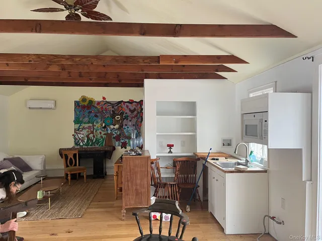 $3,500 | 178 Barnes Road, Unit COTTAGE, Brookhaven, NY 11955