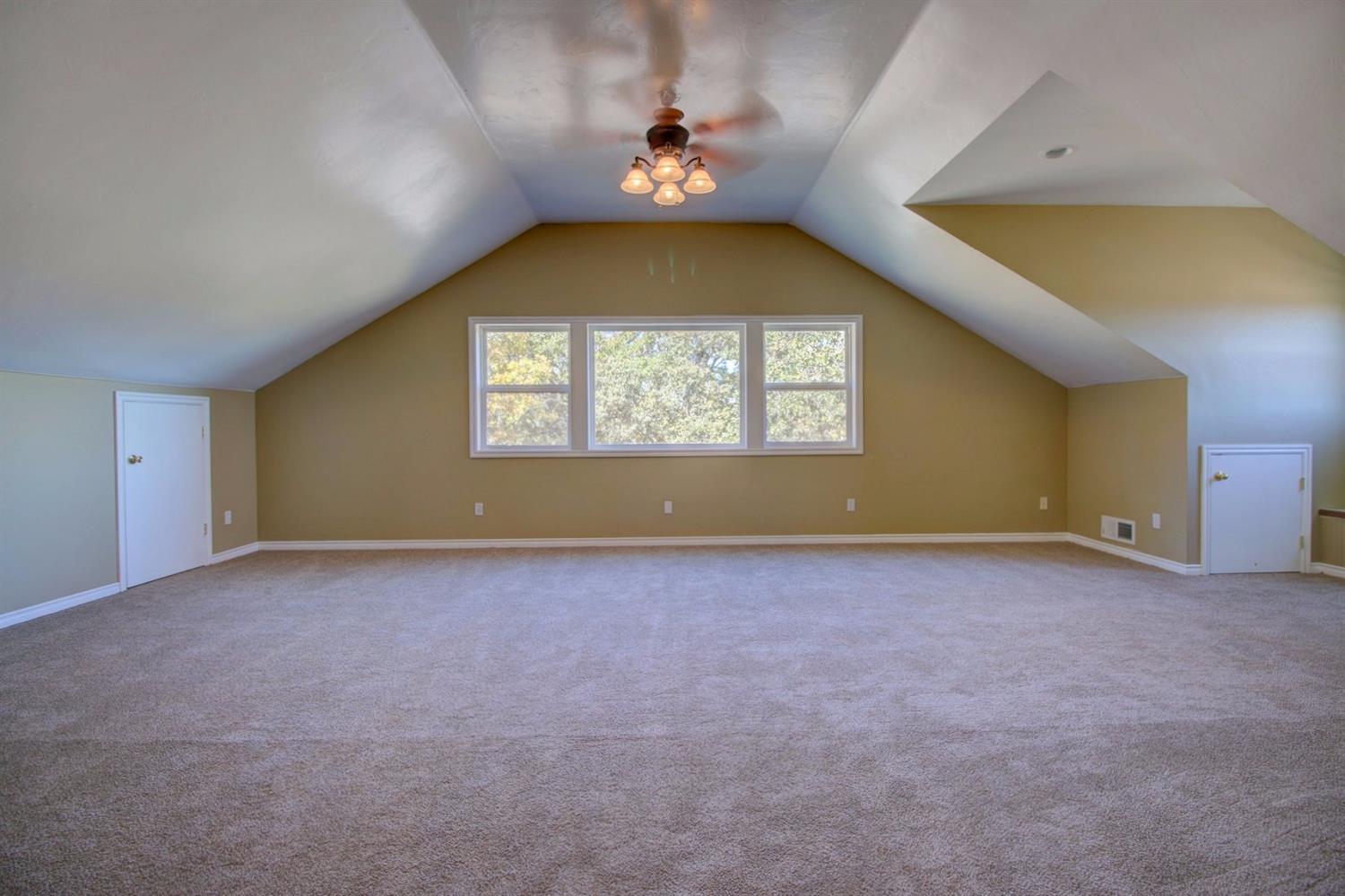 5753 Old Stage Road Central Point, OR 97502 - Photo 13 of 22 Additional Photo