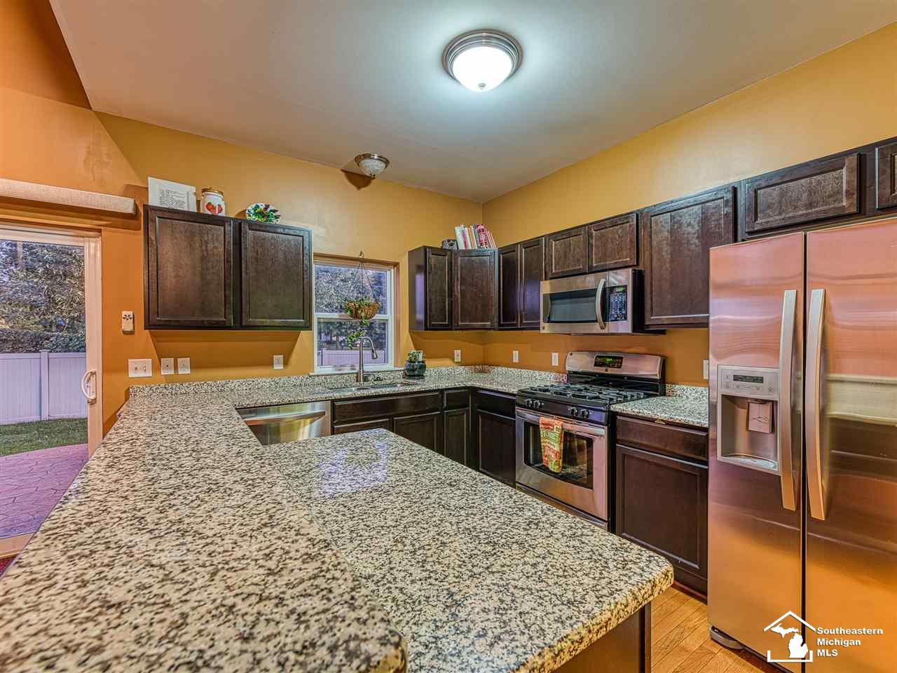 839 Golf Ridge Circle Dundee, MI 48131 - Photo 9 of 31 31398112-8.JPG