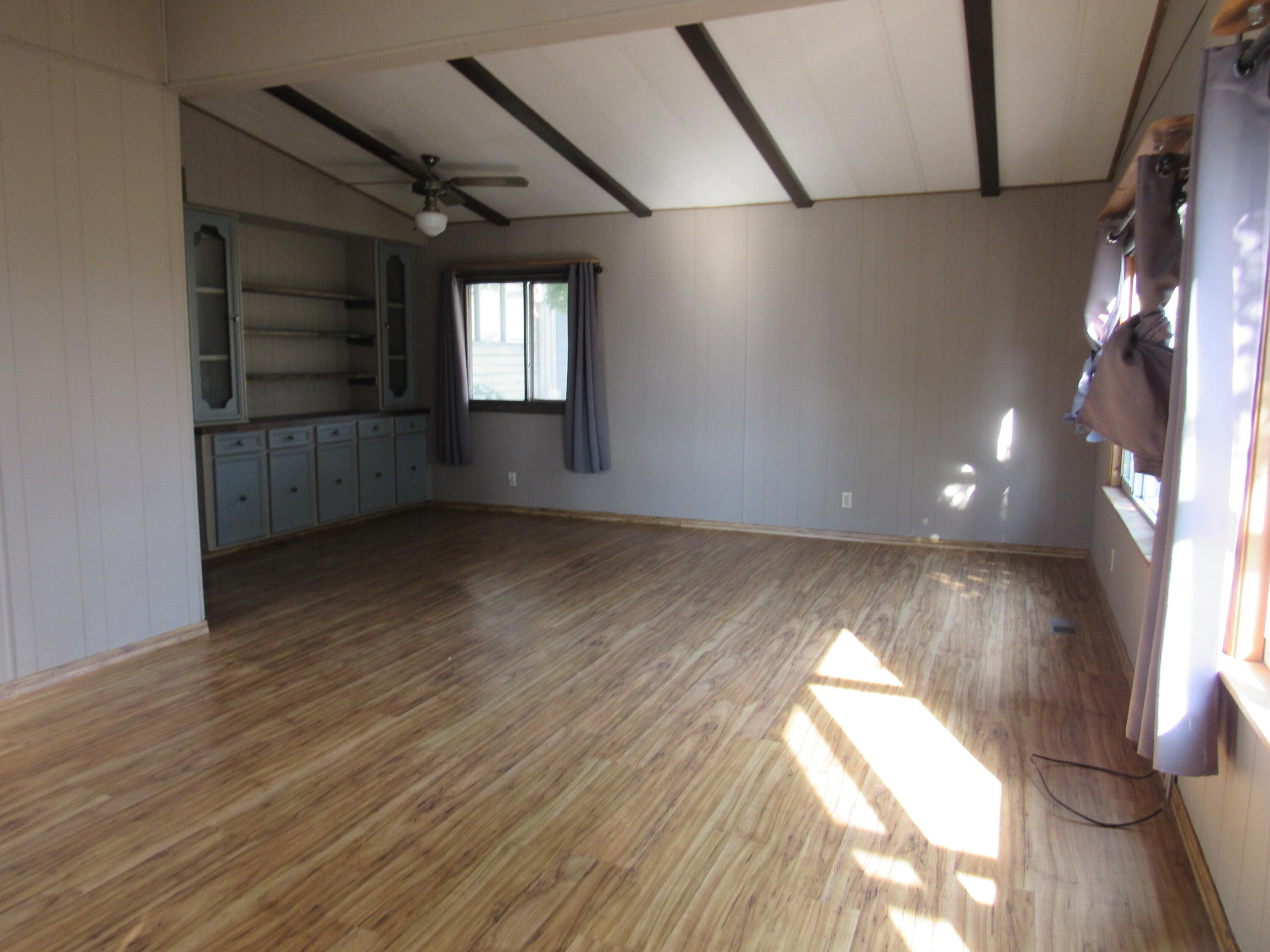 37291 Agency Lake Loop Road Chiloquin, OR 97624 - Photo 17 of 38 living room
