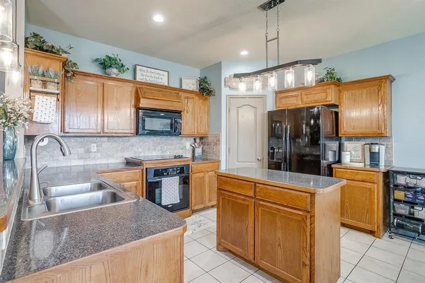 $390,000 | 1733 Colorado Drive, Burleson, TX 76028