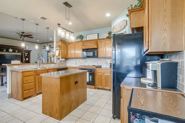 $390,000 | 1733 Colorado Drive, Burleson, TX 76028