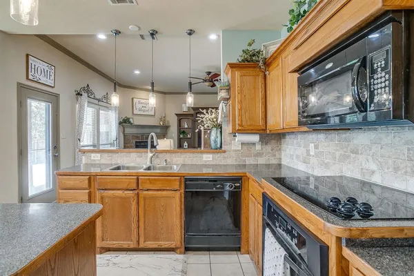 $390,000 | 1733 Colorado Drive, Burleson, TX 76028