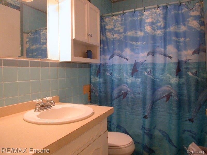 4824 Whipple Lake Road Clarkston, MI 48348 - Photo 8 of 16 Bath 2