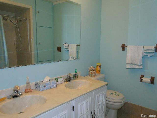 3401 Green Corners Road Lapeer, MI 48446 - Photo 12 of 29 Full Bath.jpg