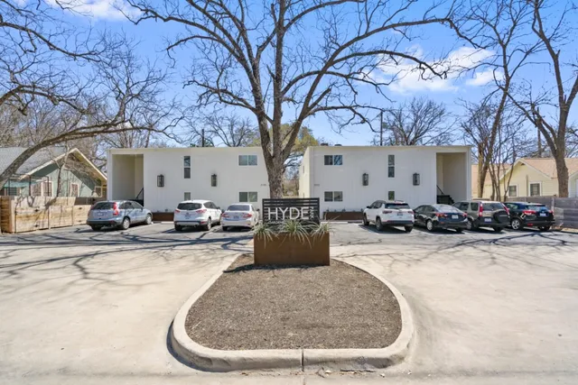 $799 | 4105 Speedway, Unit 205, Austin, TX 78751