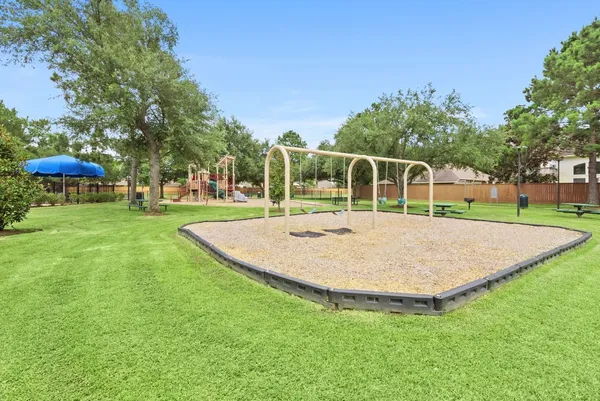 $320,000 | 7622 Crestbrook Manor Lane, Cypress, TX 77433