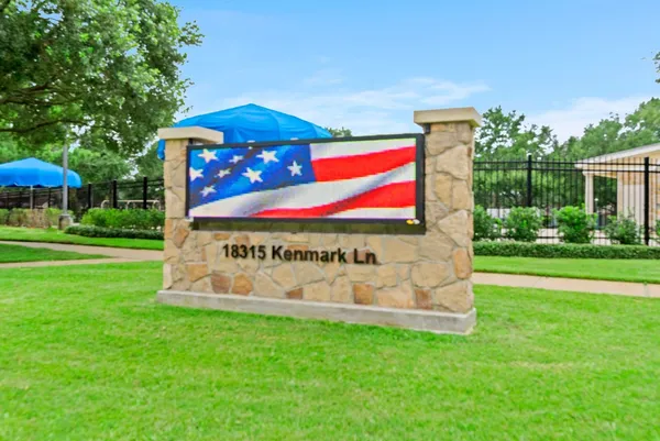 $320,000 | 7622 Crestbrook Manor Lane, Cypress, TX 77433
