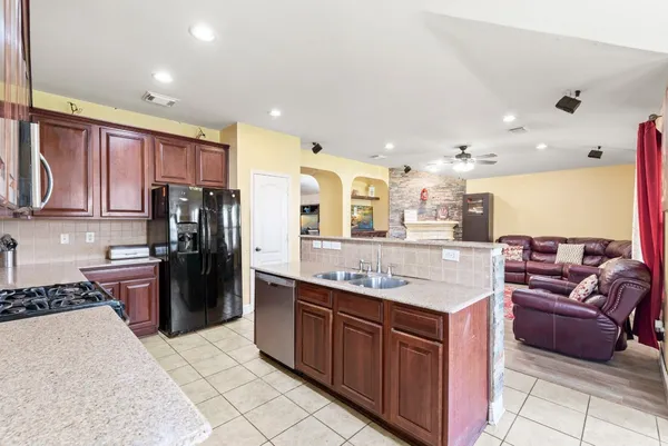 $320,000 | 7622 Crestbrook Manor Lane, Cypress, TX 77433