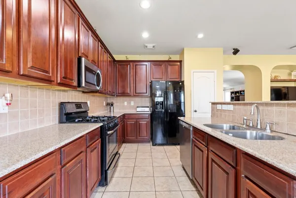 $320,000 | 7622 Crestbrook Manor Lane, Cypress, TX 77433