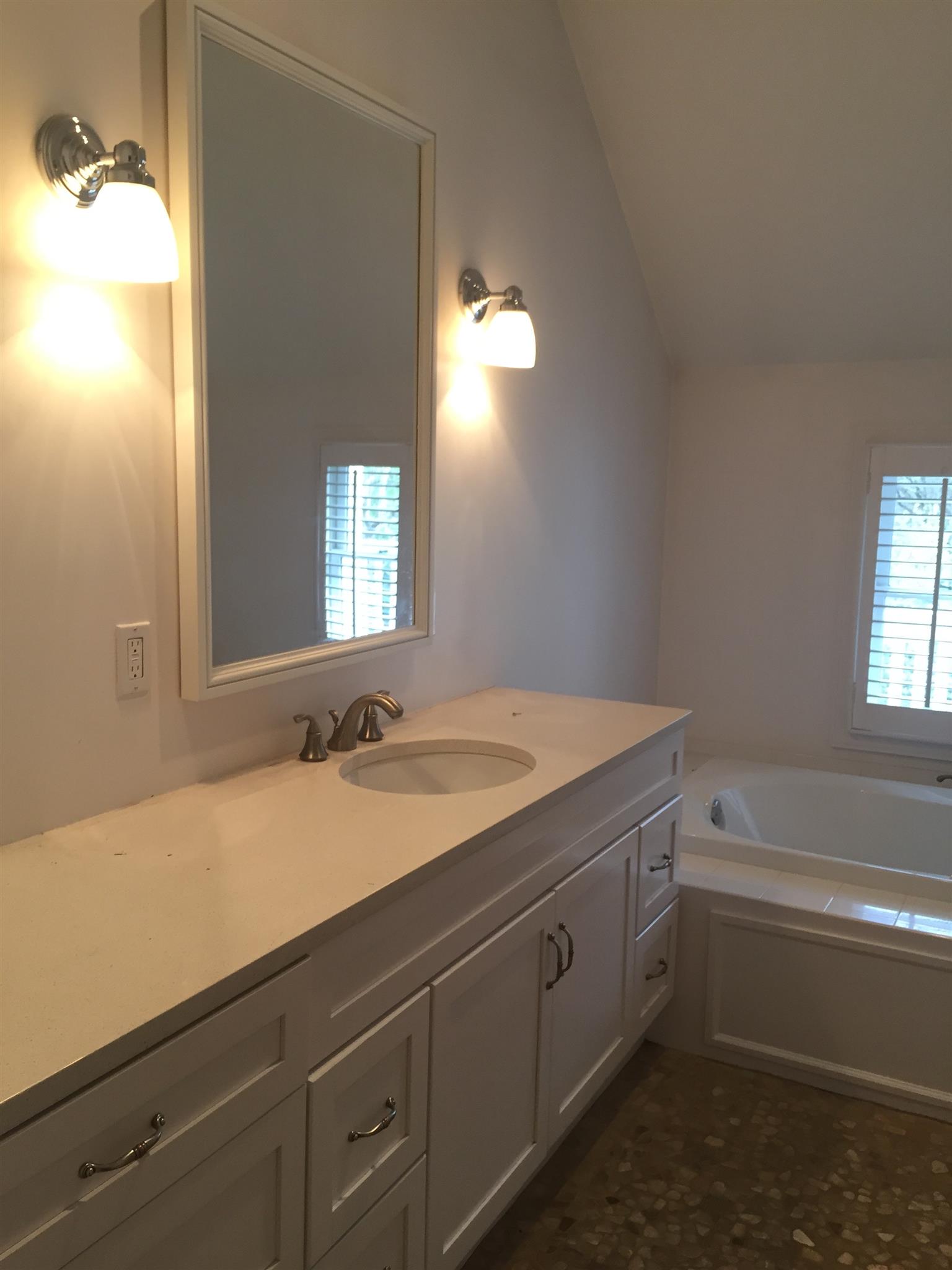 9366 Hester Beasley Road Nashville, TN 37221 - Photo 19 of 29 Here is the Third Full Bath with Jacuzzi Tub!