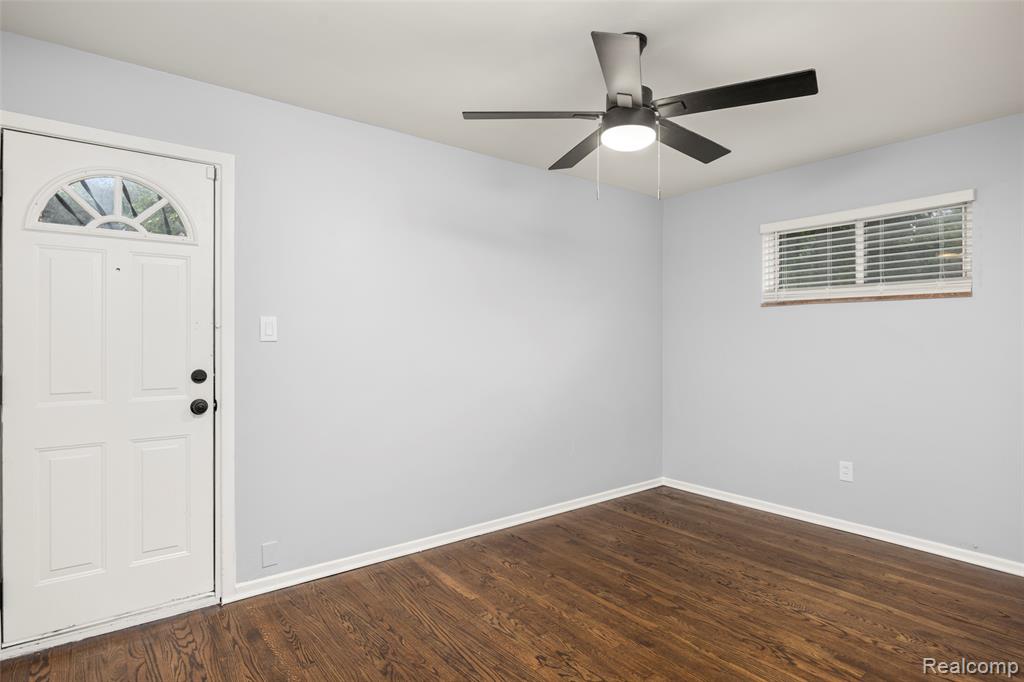 24270 Scotia Road Oak Park, MI 48237 - Photo 13 of 22