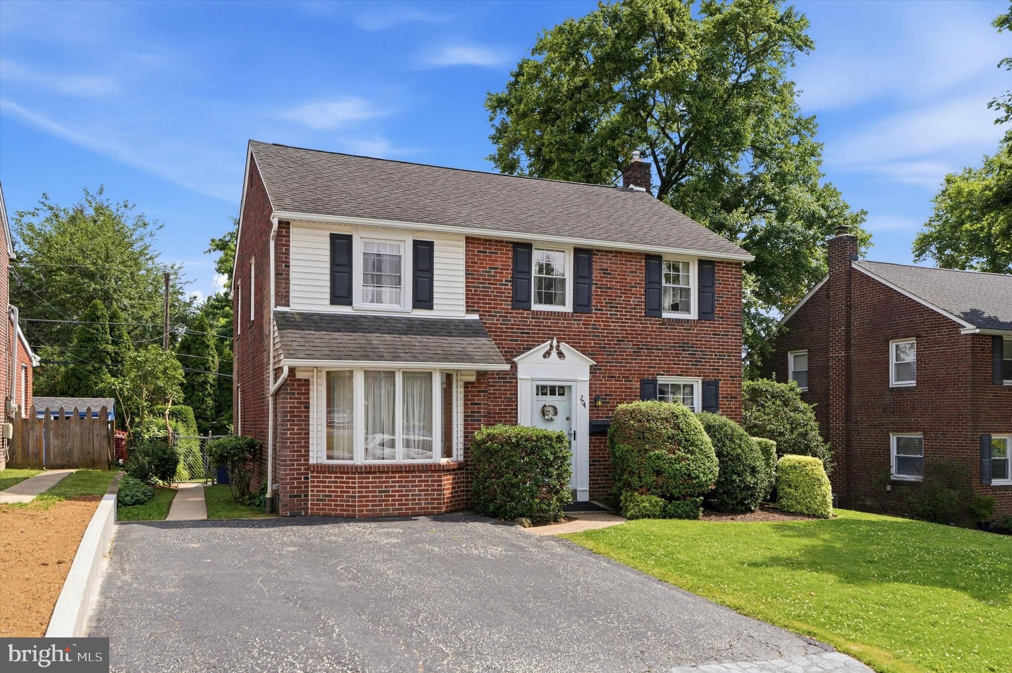 204 Flintlock Road Drexel Hill, PA 19026 - Photo 2 of 35