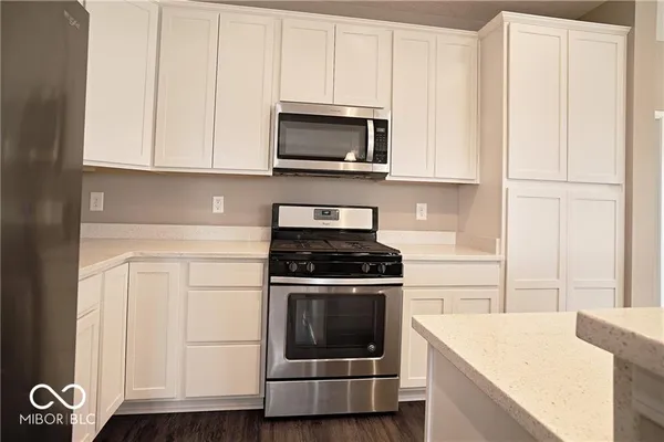 $2,600 | 8709 Rowling Way, Indianapolis, IN 46239