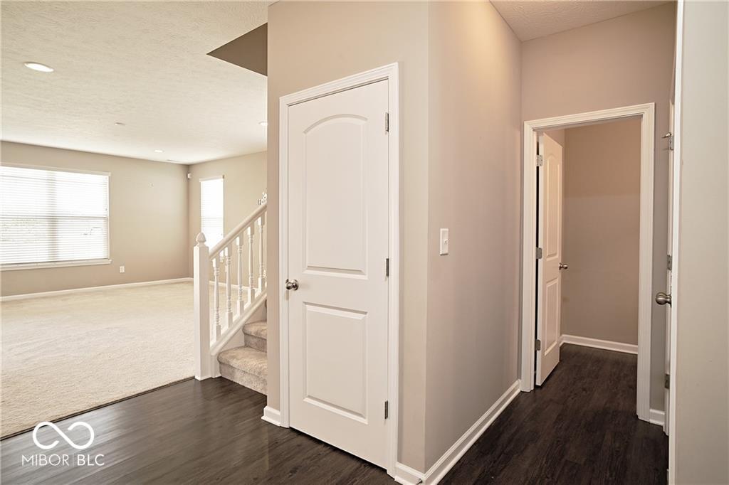 8709 Rowling Way Indianapolis, IN 46239 - Photo 7 of 60