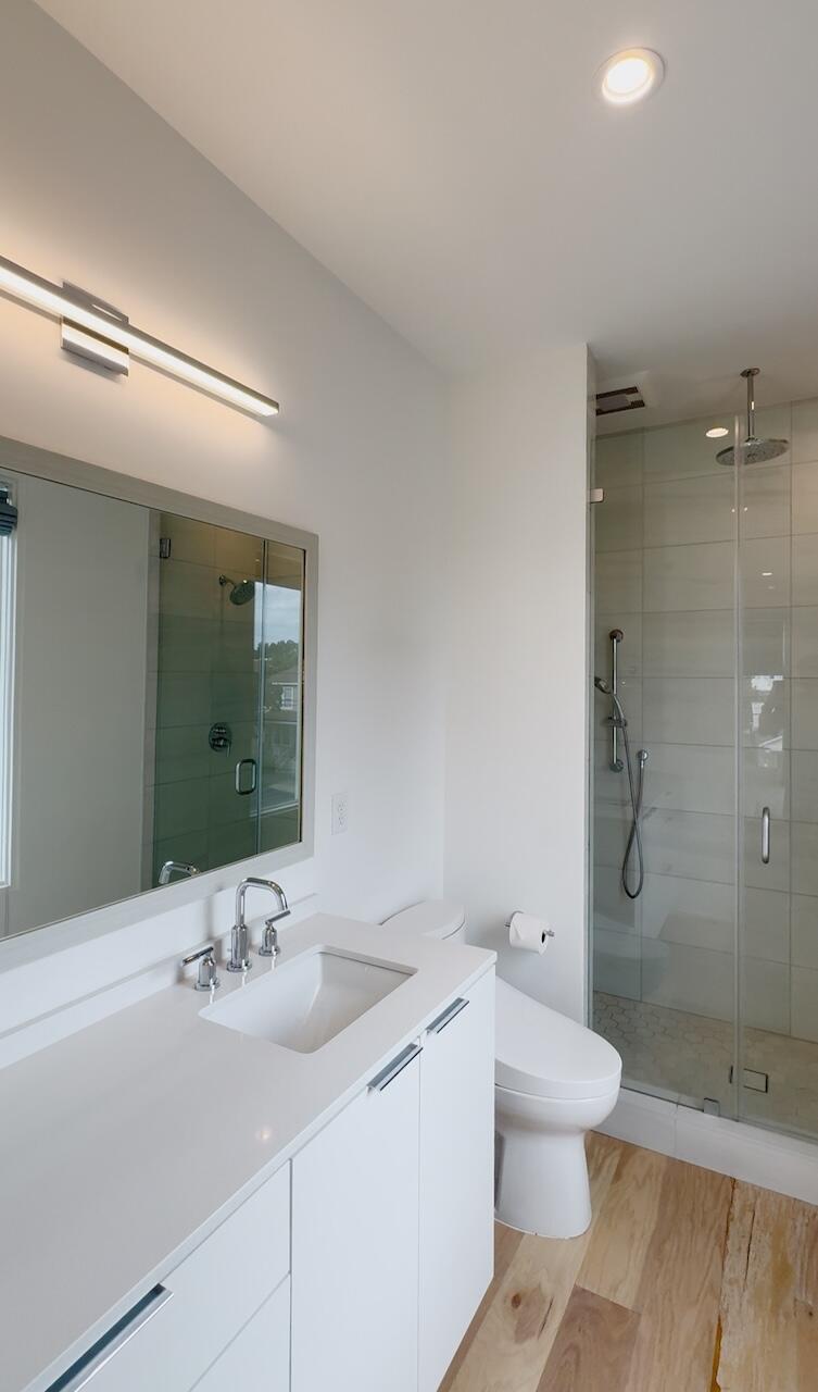 199 Fishburne Street Charleston, SC 29403 - Photo 13 of 24 Primary Bathroom