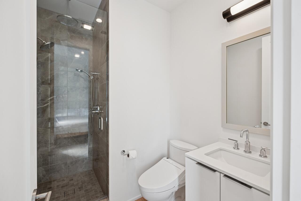 199 Fishburne Street Charleston, SC 29403 - Photo 15 of 24 Guest Bathroom