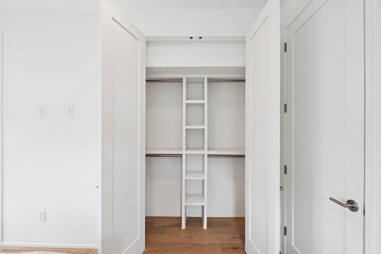 199 Fishburne Street Charleston, SC 29403 - Photo 18 of 24 Closet Systems in All Closets