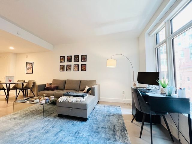 $689,000 | 100 Lovejoy Wharf, Unit 9Q, Boston, MA 02114